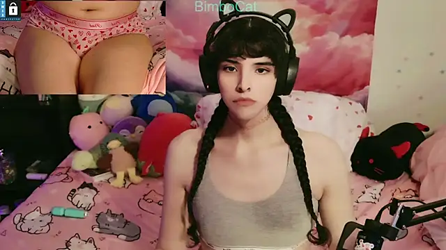 Snapshot of BimboCat chatting on October 31, 12:18 am BimboCat online show from October 31, 12:18 am