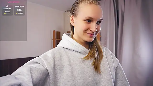 Snapshot of DierdreJacobsohn chatting on December 5, 6:23 am DierdreJacobsohn online show from December 5, 6:23 am