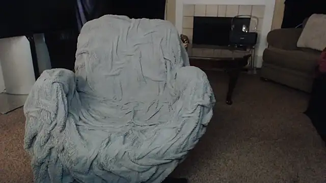 Snapshot of Skyl31 chatting on February 23, 11:27 pm Skyl31 online show from February 23, 11:27 pm