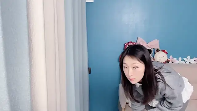 Snapshot of ella55-- chatting on February 23, 10:16 am ella55-- online show from February 23, 10:16 am