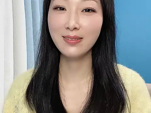 Snapshot of ella55-- chatting on November 7, 3:22 am ella55-- online show from November 7, 3:22 am