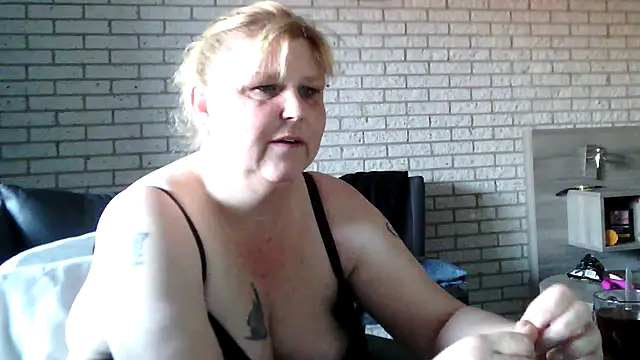 Sylviastar46 online show from April 9, 8:42 am