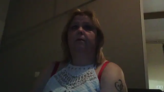 Snapshot of Sylviastar46 chatting on February 7, 12:46 pm Sylviastar46 online show from February 7, 12:46 pm