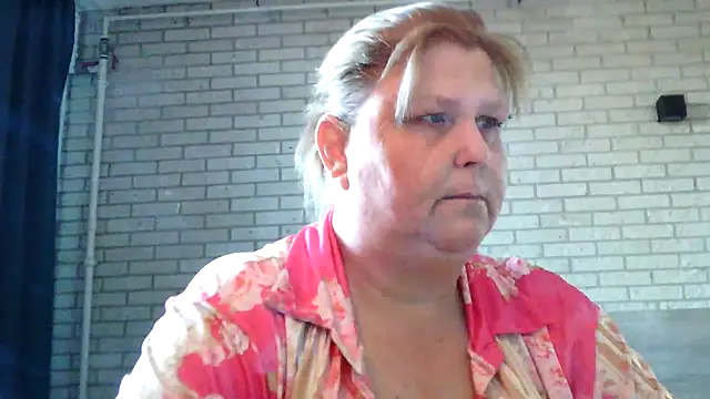 Sylviastar46 online show from April 24, 5:31 am