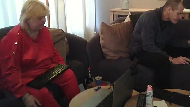 Sylviastar46 online show from December 1, 8:04 am