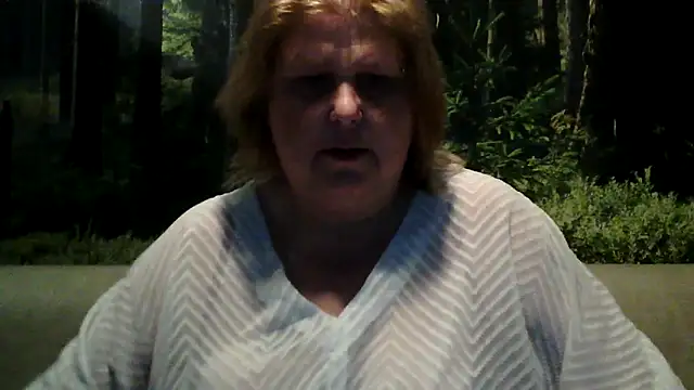 Snapshot of Sylviastar46 chatting on February 27, 8:41 pm Sylviastar46 online show from February 27, 8:41 pm