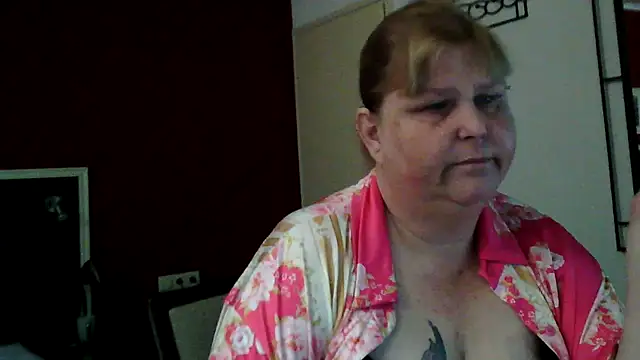 Sylviastar46 online show from May 19, 8:10 am