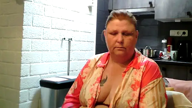 Sylviastar46 online show from May 8, 2:10 pm