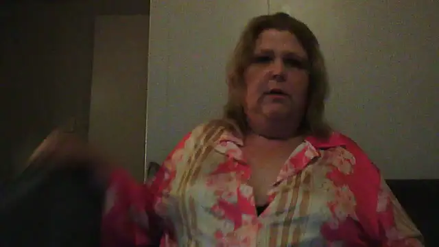 Snapshot of Sylviastar46 chatting on February 23, 6:08 pm Sylviastar46 online show from February 23, 6:08 pm