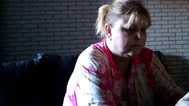 Sylviastar46 online show from April 7, 7:10 am