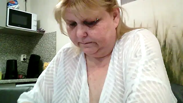 Sylviastar46 online show from March 19, 9:15 pm