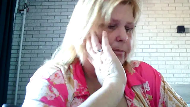 Sylviastar46 online show from April 19, 8:04 am