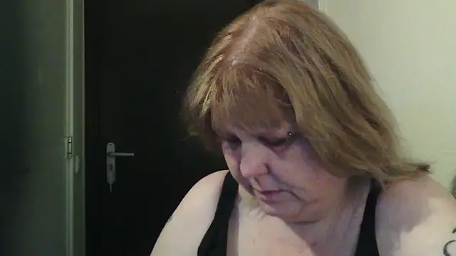 Snapshot of Sylviastar46 chatting on February 19, 7:49 am Sylviastar46 online show from February 19, 7:49 am