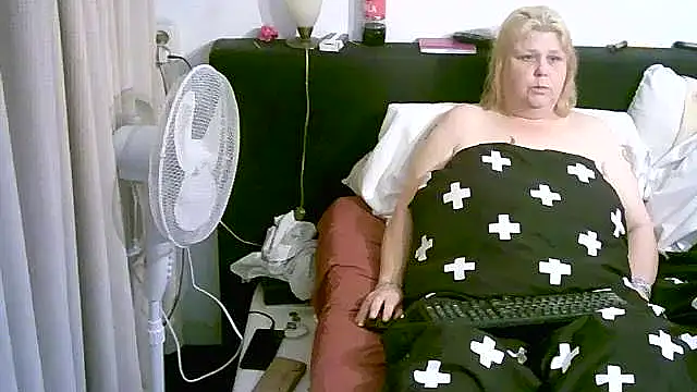 Sylviastar46 online show from November 21, 9:03 pm