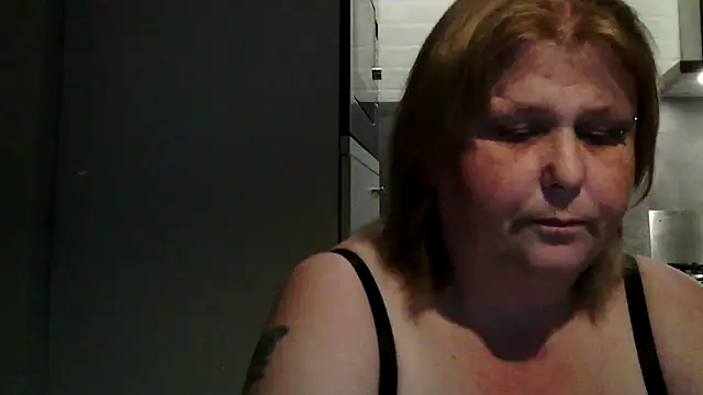 Snapshot of Sylviastar46 chatting on February 28, 9:14 pm Sylviastar46 online show from February 28, 9:14 pm