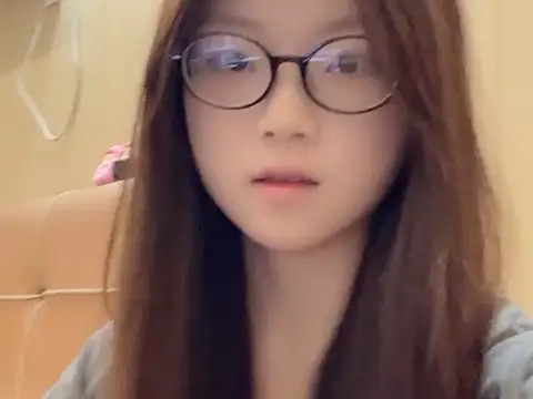 Snapshot of xiaojingzi66 chatting on November 5, 6:49 am xiaojingzi66 online show from November 5, 6:49 am