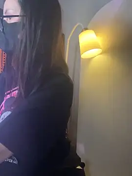 trinhvutrinh online show from April 17, 3:15 pm