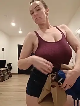 Karebearz1 online show from May 11, 2:13 am