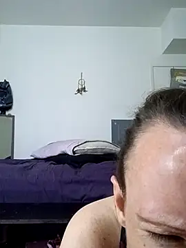 Karebearz1 online show from April 15, 11:59 am