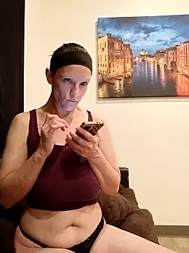 Karebearz1 online show from May 7, 10:40 am