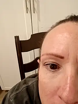 Karebearz1 online show from May 8, 6:01 pm