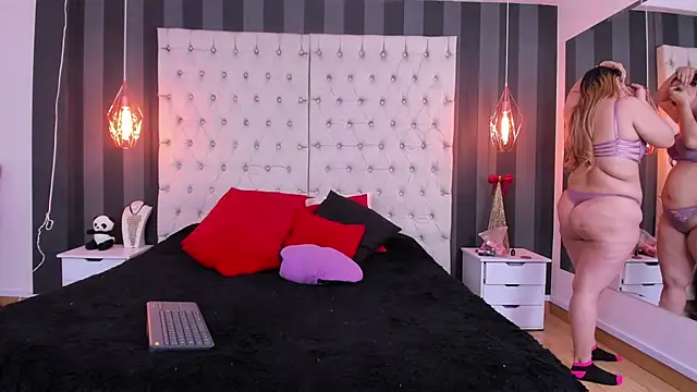 BrendaMarxhal online show from November 8, 3:32 am