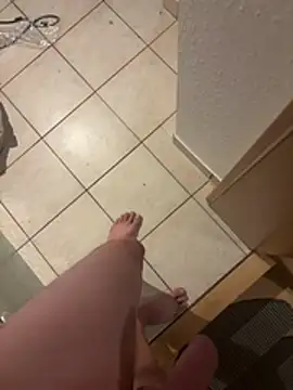 Teeny-Slut18 online show from July 19, 8:16 pm