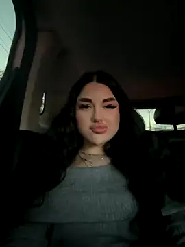 Snapshot of babygirllilly chatting on October 29, 2:16 pm babygirllilly online show from October 29, 2:16 pm