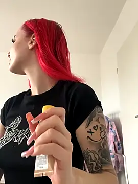 Snapshot of kimkatyrides chatting on November 4, 8:40 am kimkatyrides online show from November 4, 8:40 am