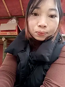 julybe online show from December 20, 9:01 am