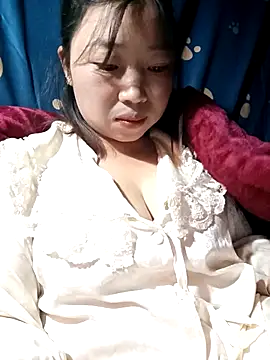 julybe online show from December 17, 3:50 pm