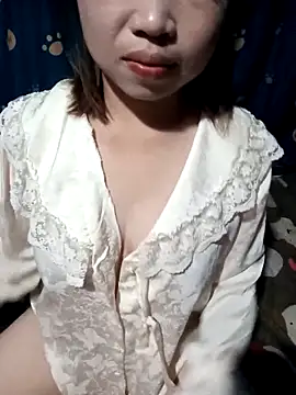 julybe online show from November 14, 12:20 pm