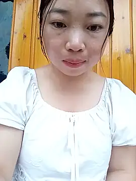 julybe online show from July 10, 9:09 am