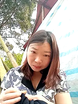 Snapshot of julybe chatting on March 27, 8:59 am julybe online show from March 27, 8:59 am