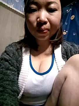 julybe online show from February 12, 4:40 pm