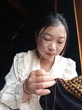 julybe online show from June 9, 7:53 am