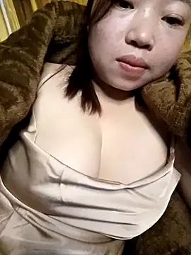 Snapshot of julybe chatting on March 10, 3:27 pm julybe online show from March 10, 3:27 pm