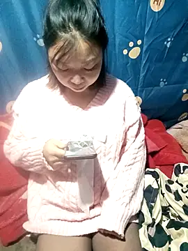 julybe online show from November 29, 3:45 pm