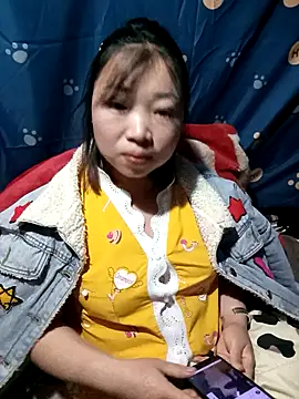 julybe online show from November 26, 2:06 pm