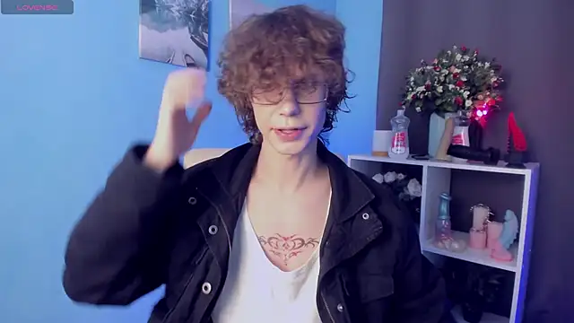 Snapshot of LeoBensyten chatting on November 7, 1:48 pm LeoBensyten online show from November 7, 1:48 pm