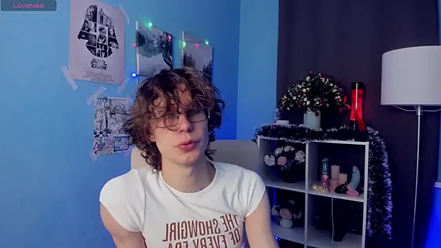 Snapshot of LeoBensyten chatting on November 20, 4:07 pm LeoBensyten online show from November 20, 4:07 pm