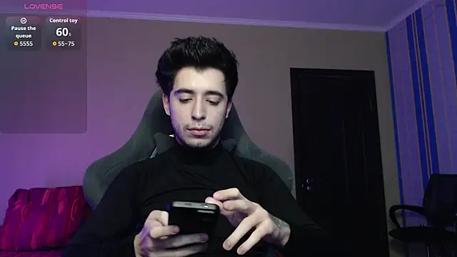 Yofukashii online show from December 15, 10:59 pm