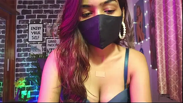 Saloni9 online show from April 7, 12:45 am