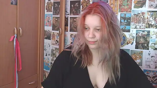 Snapshot of FoxPlayXX chatting on July 4, 5:25 am FoxPlayXX online show from July 4, 5:25 am