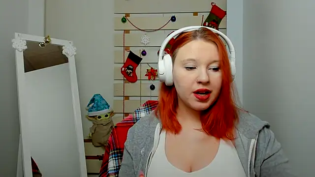 Snapshot of FoxPlayXX chatting on December 3, 7:46 pm FoxPlayXX online show from December 3, 7:46 pm