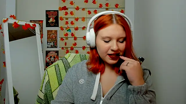 Snapshot of FoxPlayXX chatting on November 17, 7:40 pm FoxPlayXX online show from November 17, 7:40 pm