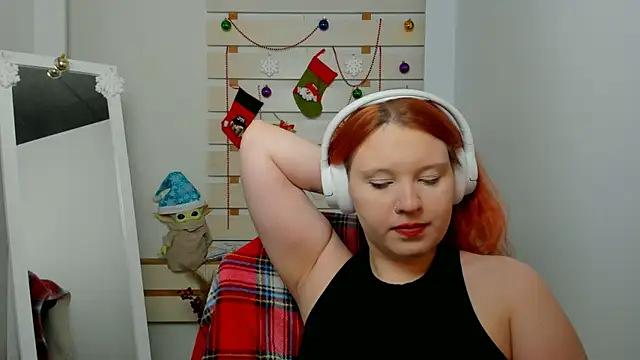 Snapshot of FoxPlayXX chatting on December 2, 8:21 pm FoxPlayXX online show from December 2, 8:21 pm