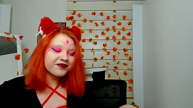 Snapshot of FoxPlayXX chatting on October 31, 7:43 pm FoxPlayXX online show from October 31, 7:43 pm