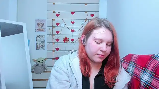 FoxPlayXX online show from April 13, 8:35 pm