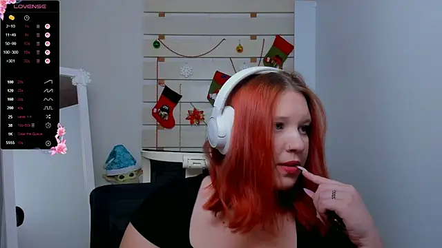 Snapshot of FoxPlayXX chatting on December 17, 9:09 pm FoxPlayXX online show from December 17, 9:09 pm